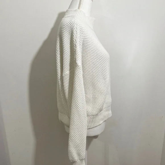 Hollister Women’s White Textured Knit Mock Neck Sweater — Size L - Picture 2 of 8